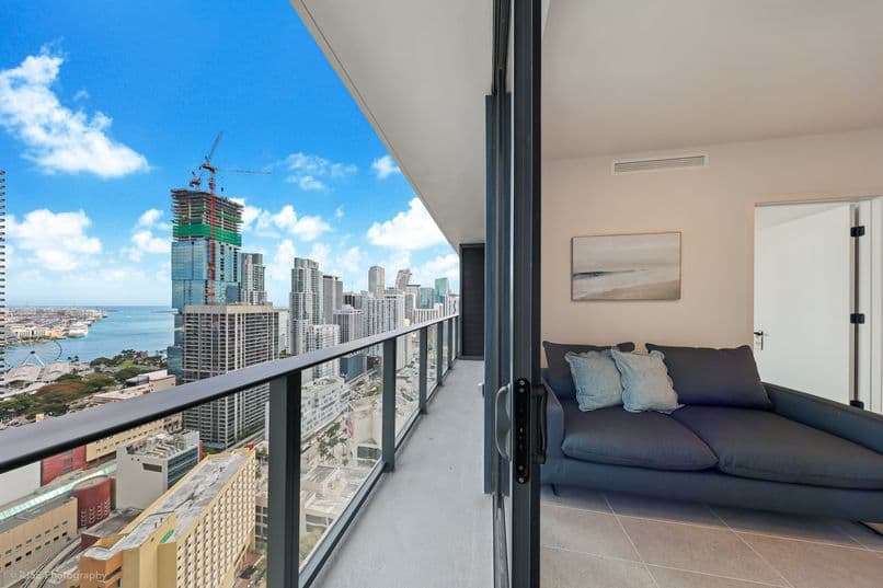 Suite 501-3613