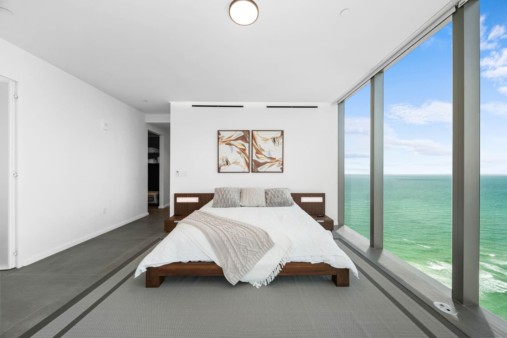 2000 Ocean